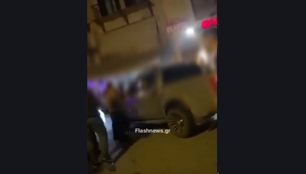 Εισέβαλε με το αυτοκίνητο του στην είσοδο μπαρ στο Ρέθυμνο (βίντεο)