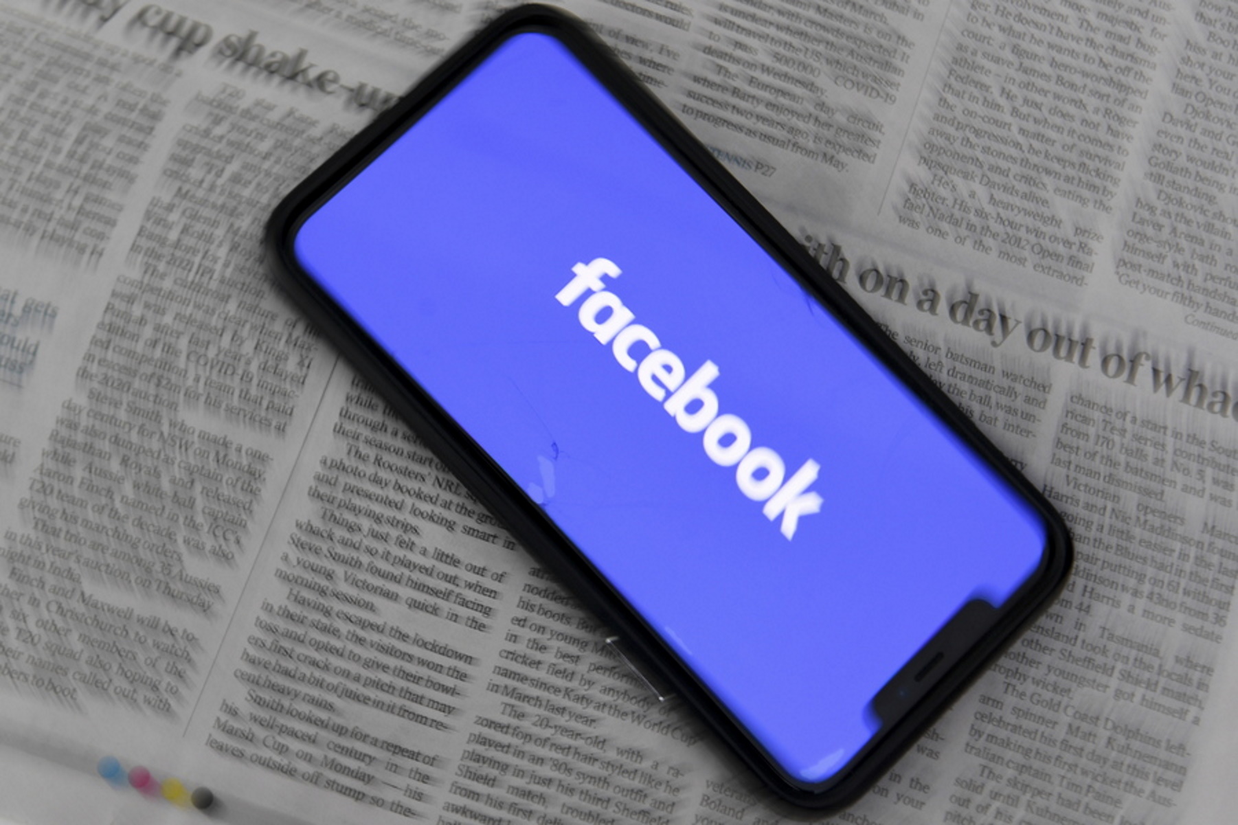 Φήμες ότι το Facebook σχεδιάζει να αλλάξει το όνομα του και μάλιστα πολύ σύντομα
