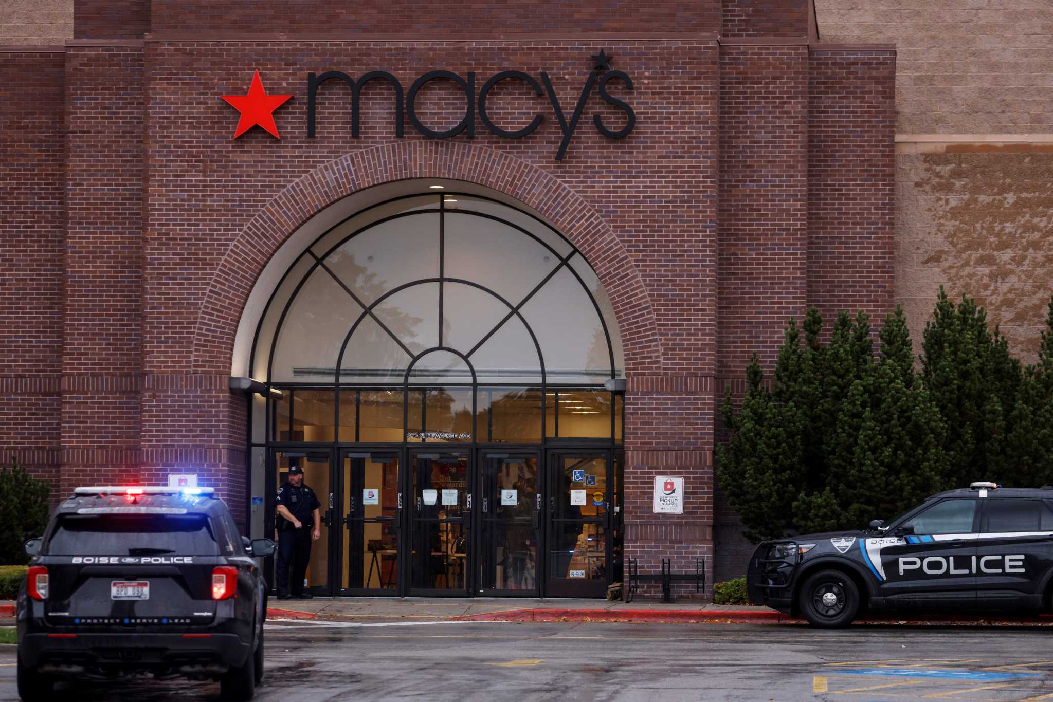 ΗΠΑ: Πυροβολισμοί σε εμπορικό κέντρο στην Μπόιζ – 2 νεκροί και 4 τραυματίες