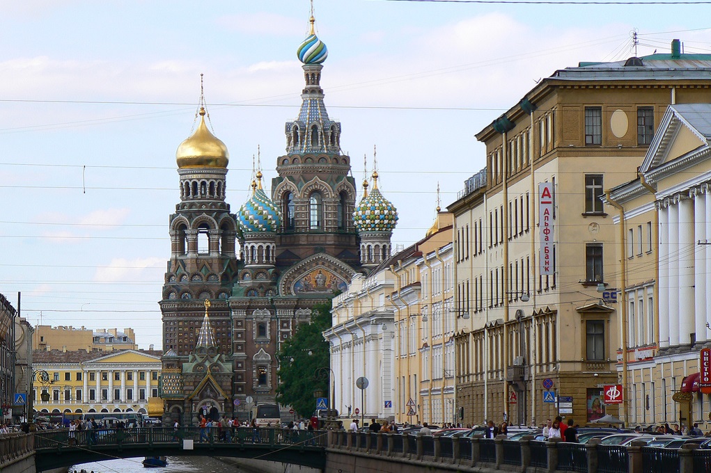 Ρωσία: Η Αγία Πετρούπολη μπαίνει σε γενικό καθεστώς κωδικών πιστοποίησης εμβολιασμού