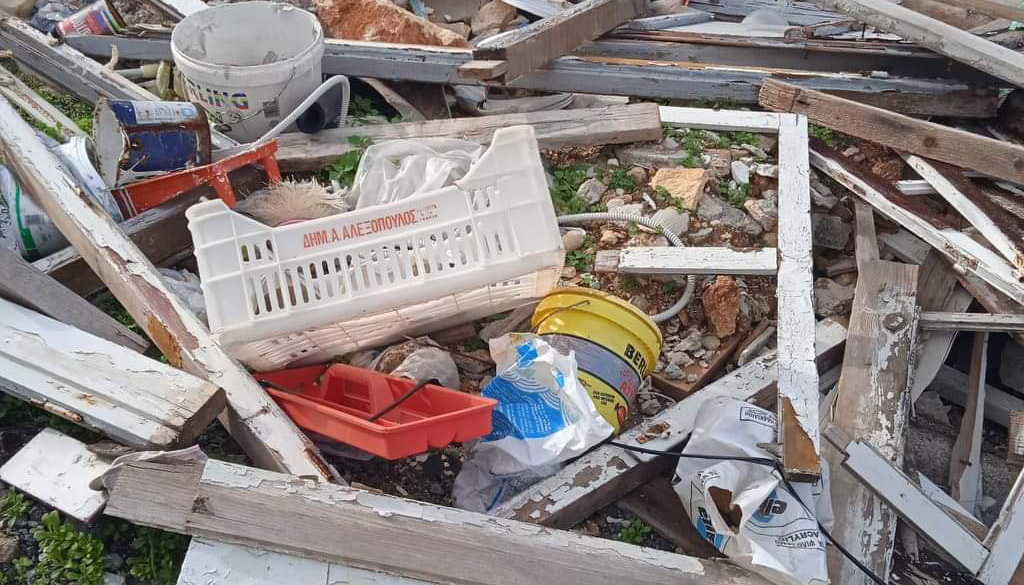Ντροπή! Εικόνα σκουπιδότοπου δίπλα στο φαράγγι Μποριανών στον Πλατανιά