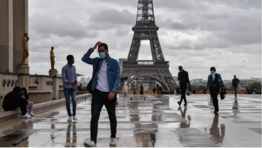 Γαλλία: Τέλος στην υποχρεωτική χρήση μάσκας και αναστολή των υγειονομικών πιστοποιητικών