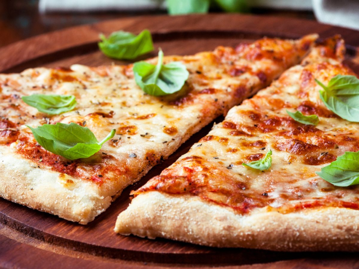 Η ιστορία της πίτσας Μαργαρίτα – Τα 3 είδη που έφτιαξε ο σεφ και η επιλογή της βασίλισσας