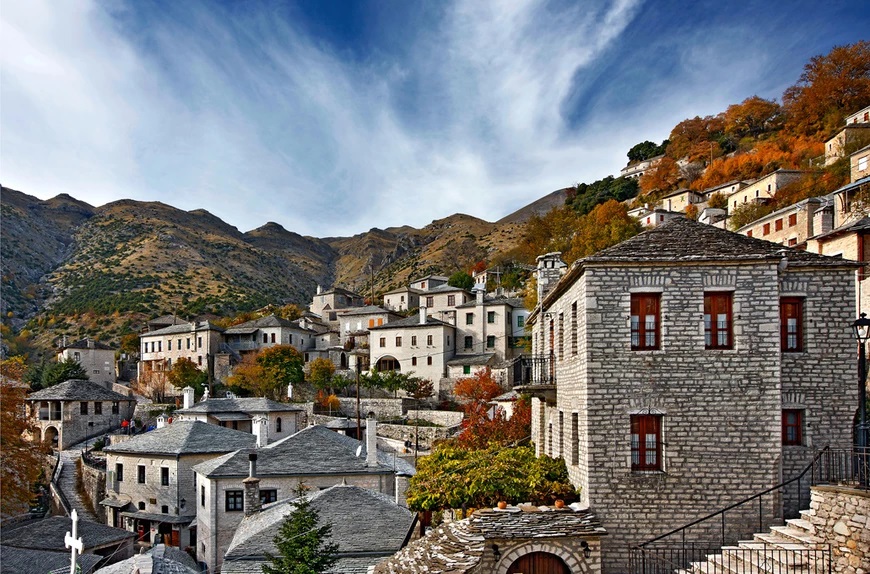 Συρράκο – Το κουκλίστικο χωριό στα Τζουμέρκα και ο μύθος με το Ναπολέοντα