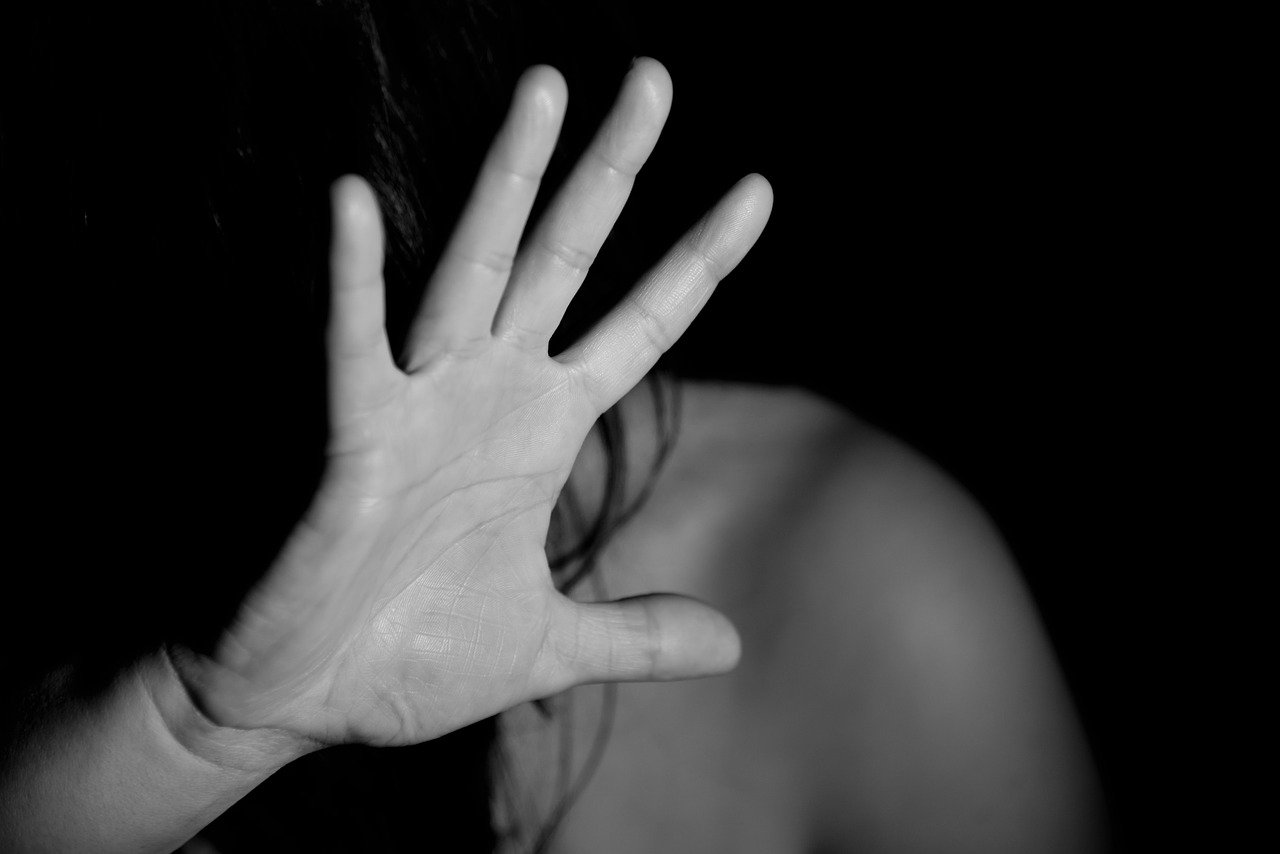 Γυναίκα στην Κίσαμο Χανίων κατήγγειλε την επί χρόνια κακοποίηση από τον σύζυγό της
