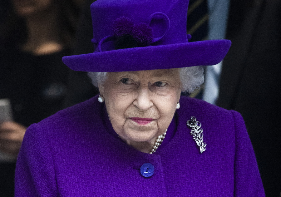 Βρετανία: Η βασίλισσα Ελισάβετ ακύρωσε ένα οικογενειακό τραπέζι πριν από τα Χριστούγεννα