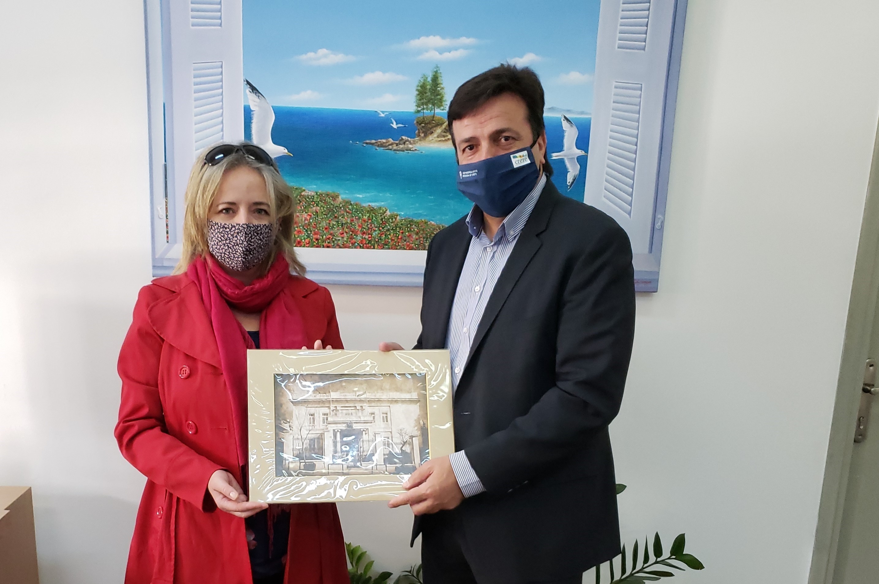 Στην Περιφέρεια Κρήτης η Αναπληρώτρια Πρέσβης της Μ. Βρετανίας Susan Geary