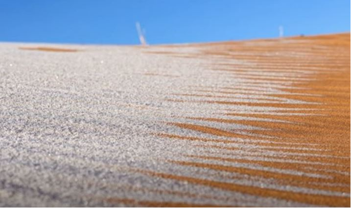 Σαχάρα: Εικόνες από τη χιονισμένη έρημο – Πέμπτη φορά που χιονίζει σε βάθος 42 χρόνων