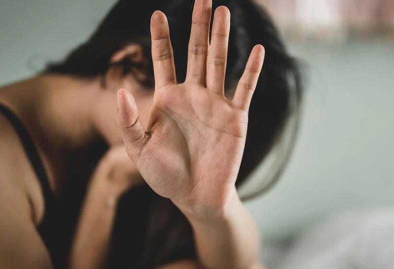Αναζητούν απαντήσεις για τον βιασμό της 24χρονης στις κάμερες του ξενοδοχείου