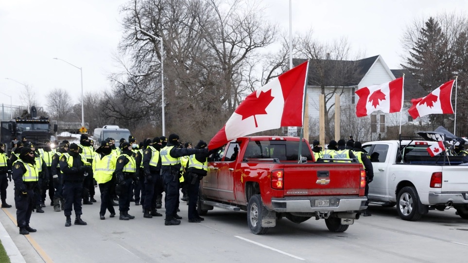 Καναδάς: Η αστυνομία «ασφάλισε» το κέντρο της Οτάβα – Απομακρύνθηκαν οι διαδηλωτές