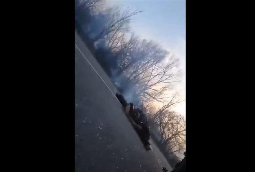 Πόλεμος στην Ουκρανία – Βίντεο σοκ: Αυτοκίνητο δέχεται αναίτια επίθεση με πυρά