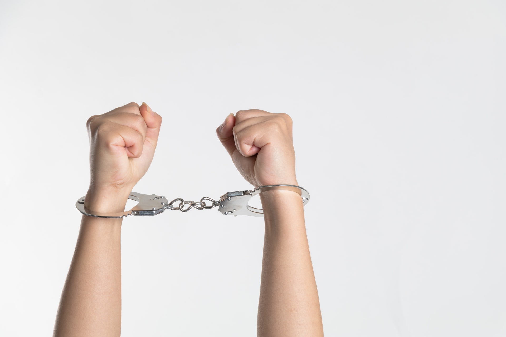 Θηλυκό ντουέτο κλεφτών συνελήφθη στο Ηράκλειο