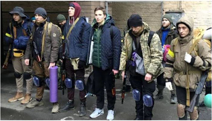 Από το πανεπιστήμιο στα χαρακώματα: Πώς Ουκρανοί φοιτητές έγιναν στρατιώτες