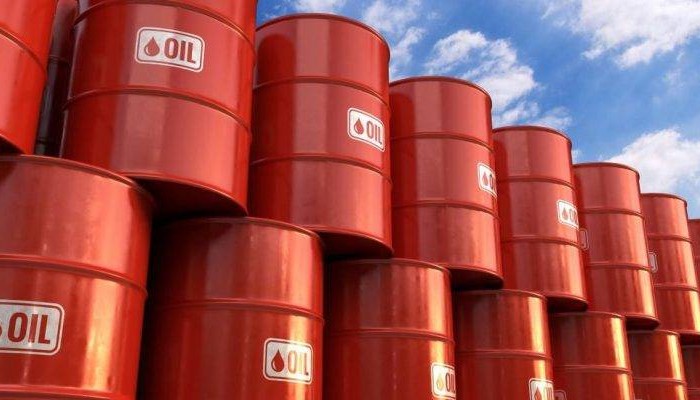 Απειλεί με αντίποινα η Ρωσία: Θα κόψει την παροχή πετρελαίου στις χώρες που υιοθετούν το πλαφόν