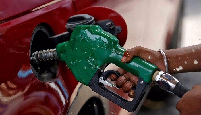 Καύσιμα: Μικρή πτώση στις τιμές σε βενζίνη και πετρέλαιο – Έρχεται μεγαλύτερη επιδότηση στο fuel pass