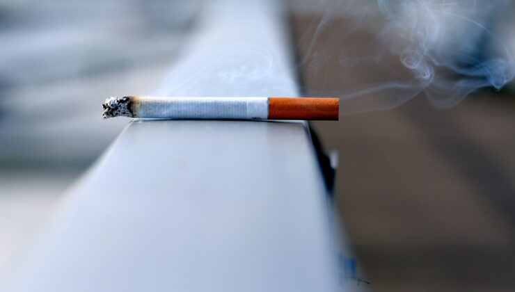 Έρευνα: Το κάπνισμα μειώθηκε παγκόσμια για πρώτη φορά – Αυξημένα ποσοστά σε παιδιά και εφήβους