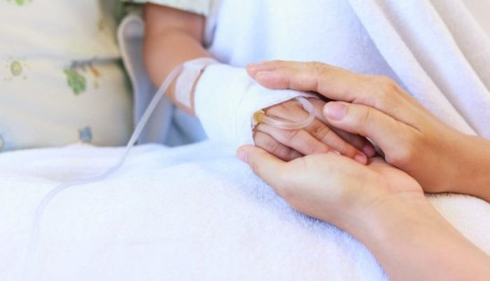 Οξεία ηπατίτιδα: “Ψυχραιμία” συστήνει η Παιδιατρική Εταιρεία – Τα τρία παιδιά πάσχουν μάλλον από απλή ηπατίτιδα