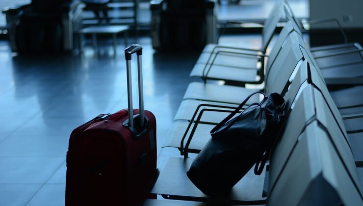 Άγριος καβγάς σε αεροδρόμιο του Ντάλας – Χαστούκια και μπουνιές μεταξύ επιβάτιδας και υπαλλήλου αεροπορικής