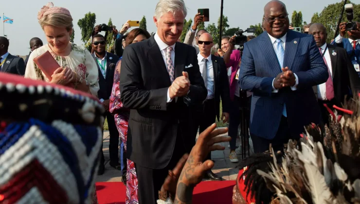 Ο βασιλιάς του Βελγίου επέστρεψε στο Κονγκό μία μάσκα ιθαγενών – Συμβολική χειρονομία στην πρώην αποικία