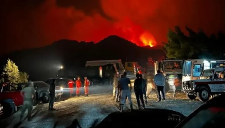 Τεράστια πυρκαγιά στα Κατεχόμενα της Κύπρου: Εκκενώνονται χωριά