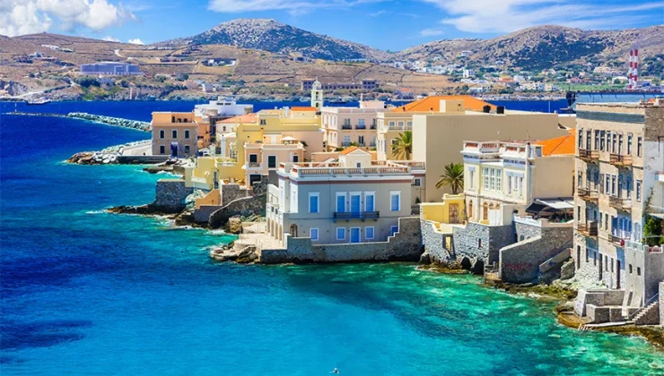 Guardian: Η Σύρος και η Τήνος στη λίστα με τα πιο ήσυχα νησιά της Ευρώπης