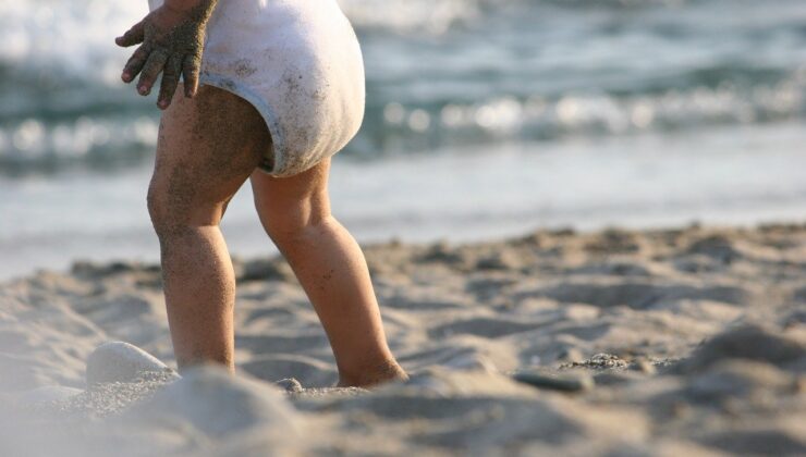 Παρα λίγο τραγωδία με μωράκι στην παραλία των Αγίων Αποστόλων στα Χανιά