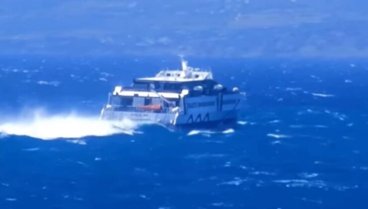 Αιγαίο: «Μάχη» με τεράστια κύματα δίνει το Sifnos Jet στις Κυκλάδες(βίντεο)