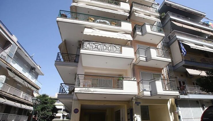 Μητροκτονία στη Θεσσαλονίκη: «Τον ακούγαμε να φωνάζει και να τσιρίζει μέσα στο διαμέρισμα»