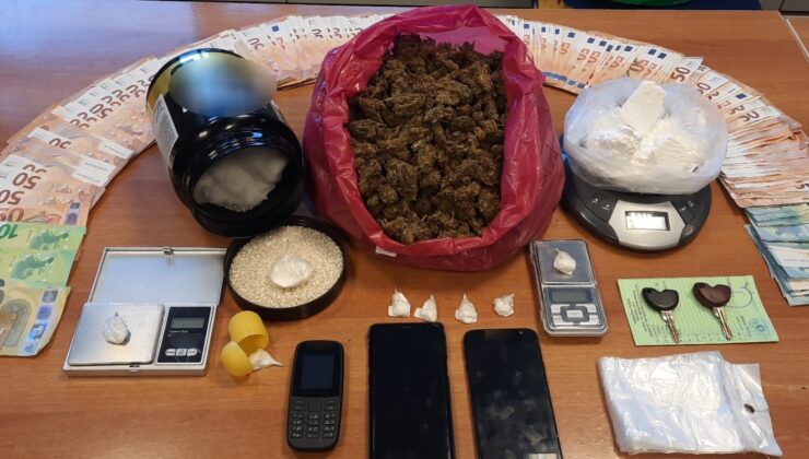 Κρήτη: Η έρευνα κατέληξε σε εμπόριο κοκαΐνης – Τι βρήκε η ΕΛΑΣ σε σπίτι (φωτο)