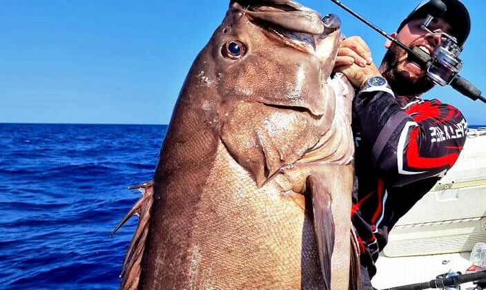 Ο Χανιώτης που έπιασε ψάρι πάνω από 40 κιλά λέει με ενθουσιασμό: “Ένα από τα μεγαλύτερα ψάρια που έχω πιάσει!” (φωτο)
