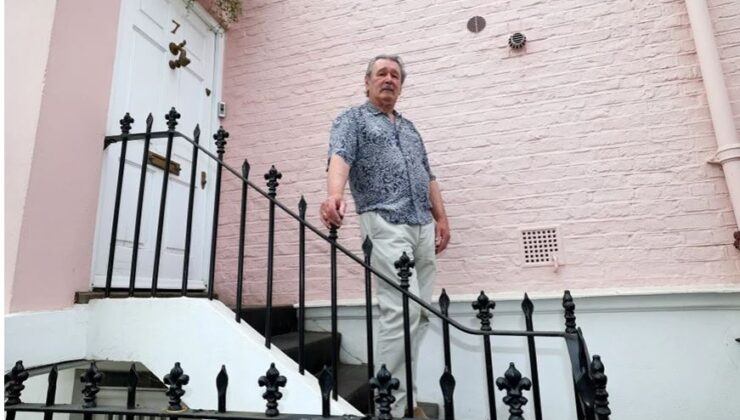 Ηλικιωμένος με ροζ σπίτι έχει βρει τον μπελά του – Ιnfluencer κάνουν ζημιές χιλιάδων λιρών στο κατώφλι του για μία φωτογραφία