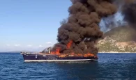 Κάηκε ιστιοφόρο στην Κεφαλονιά – Προκλήθηκε θαλάσσια ρύπανση