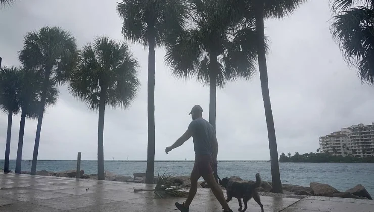 Κυκλώνας Ίαν: Άδειασαν τα ράφια των σούπερ μάρκετ στη Φλόριντα – Στα καταφύγια οι κάτοικοι