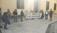 Διαμαρτυρία αγροτών σε υποκατάστημα ΕΛΓΑ και Αποκεντρωμένη Διοίκηση στο Ηράκλειο
