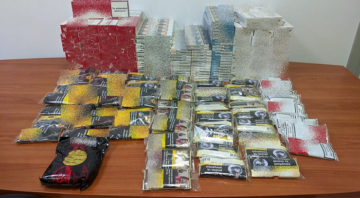 Ηράκλειο: Εκατοντάδες τα πακέτα με λαθραία τσιγάρα και καπνό που βρέθηκαν στο σπίτι 42χρονου (φωτο)