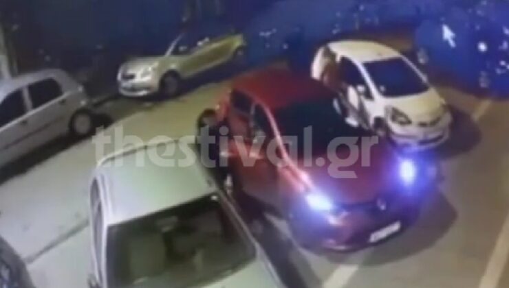 Απίστευτη κλοπή στη Θεσσαλονίκη: Κλέφτης αρπάζει τσάντα από ΙΧ χωρίς να τον καταλάβει η οδηγός (βιντεο)