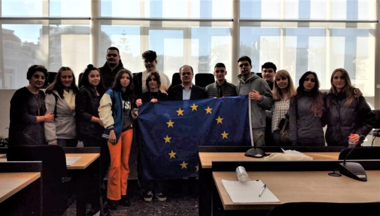 Επίσκεψη μαθητών – υποψηφίων Πρεσβευτών του Ευρωπαϊκού Κοινοβουλίου του 2ου ΕΠΑΛ Ρεθύμνου στο δημαρχείο