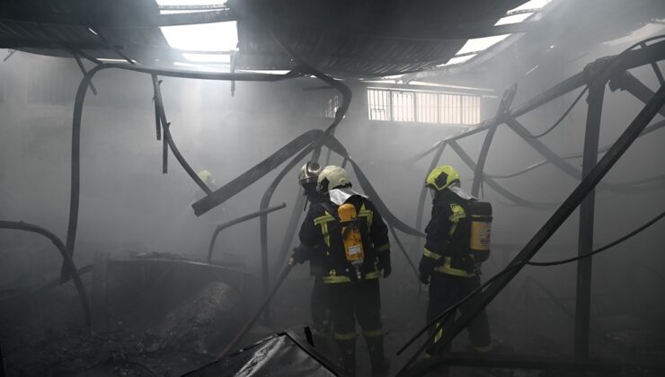 Φωτιά σε εργοστάσιο στον Ασπρόπυργο: Εμπρησμό βλέπουν οι Αρχές, είχε προηγηθεί πλιάτσικο (φωτο)