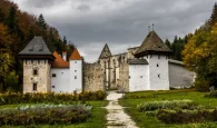 Σλοβενία: Μοναχή καταγγέλλει όργια – «Ο ιερέας με εξανάγκαζε σε τρίο εν ονόματι της Αγίας Τριάδας»