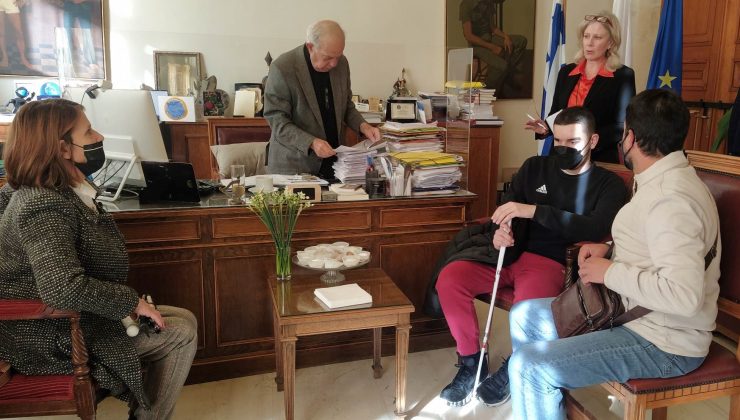 Συνάντηση του Βασίλη Λαμπρινού με την Ένωση Τυφλών Κρήτης