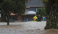 «Πνίγηκε» το Όκλαντ στη Νέα Ζηλανδία από τις καταρρακτώδεις βροχές – Ματαιώθηκε η συναυλία του Έλτον Τζον