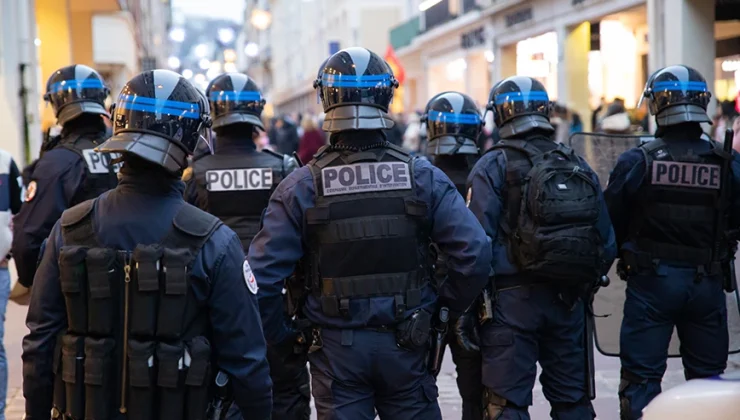 Πανικός στο Παρίσι: Άνδρας τραυμάτισε με μαχαίρι αρκετούς ανθρώπους στον σταθμό Γκαρ Ντι Νορ