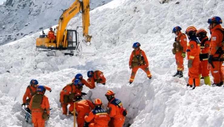 Στους 28 οι νεκροί από τη χιονοστιβάδα στο Θιβέτ