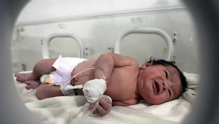 Σεισμός στη Συρία: Συγκίνηση για τη μικρή Άγια που γεννήθηκε κάτω από τα συντρίμμια – Χιλιάδες θέλουν να την υιοθετήσουν