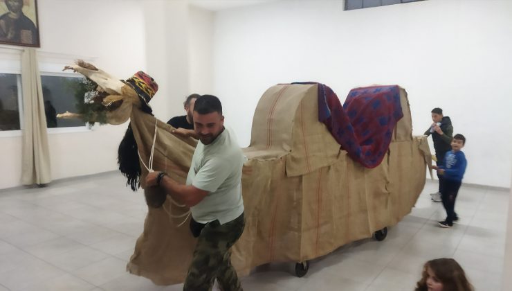 Χανιά: «Αναβίωσε» το κάψιμο της καμήλας στις Στέρνες (φωτο – βίντεο)