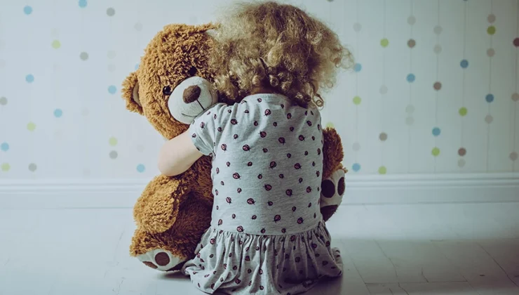 Γερμανός παιδόφιλος υποδύονταν τον babysitter και βίαζε παιδιά – Μεταξύ των θυμάτων είναι και βρέφη