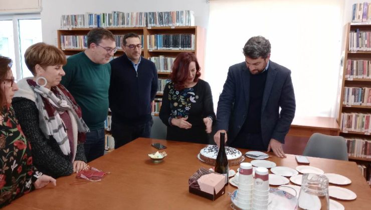 Έκοψαν την πίτα τους οι εργαζόμενοι στις βιβλιοθήκες του Δήμου Χανίων