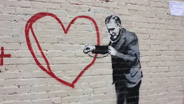 Τρία έργα του Banksy έχουν κατασχεθεί από την αστυνομία στην Ουαλία στο πλαίσιο ποινικής έρευνας