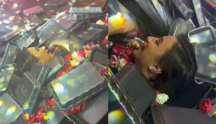 Απίστευτες εικόνες: Γνωστή τραγουδίστρια θάφτηκε κάτω από πανέρια με λουλούδια (βίντεο)