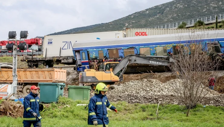 Σύγκρουση τρένων: Κοινό πόρισμα των ιατροδικαστών για τα θύματα της τραγωδίας στα Τέμπη